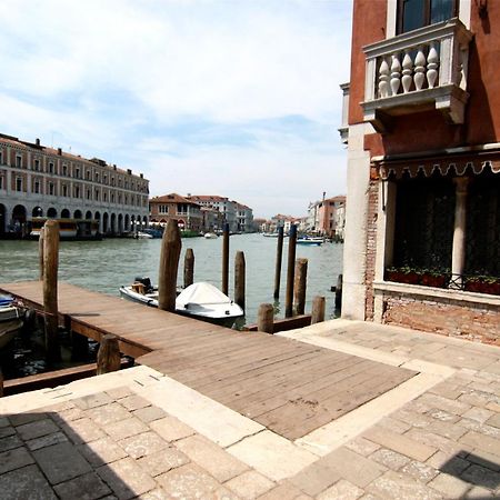 Palazzo Lion Morosini - Check In Presso Locanda Ai Santi Apostoli Velence Kültér fotó